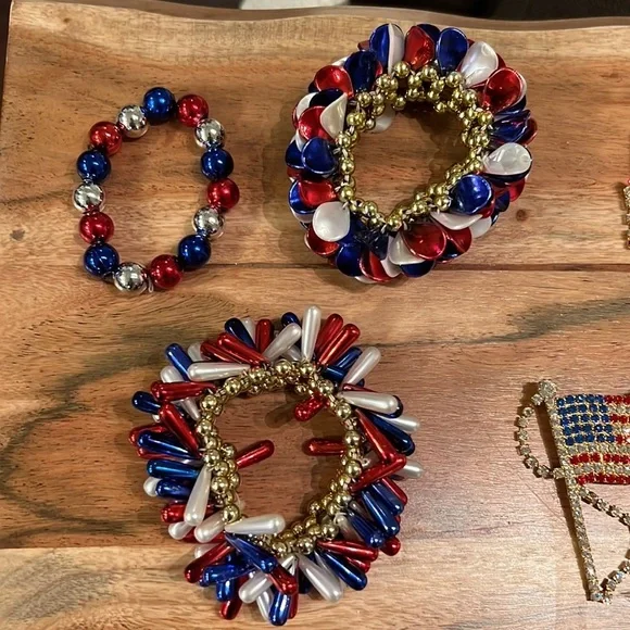 Red white blue patriotic USA flag & soldier broach (2) w/ gold back & bracelets - Picture 10 of 16